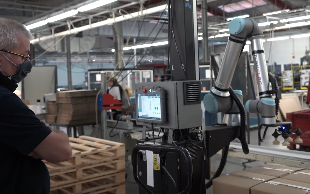 How a box manufacturer tackled labor issues by automating palletizing tasks_2
