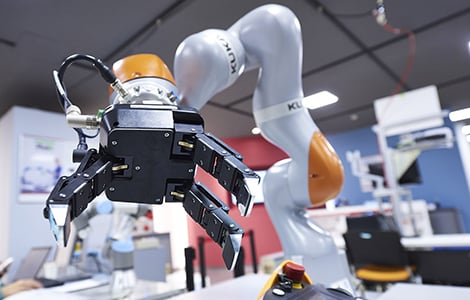 img-mir-seminar-kuka-application-2